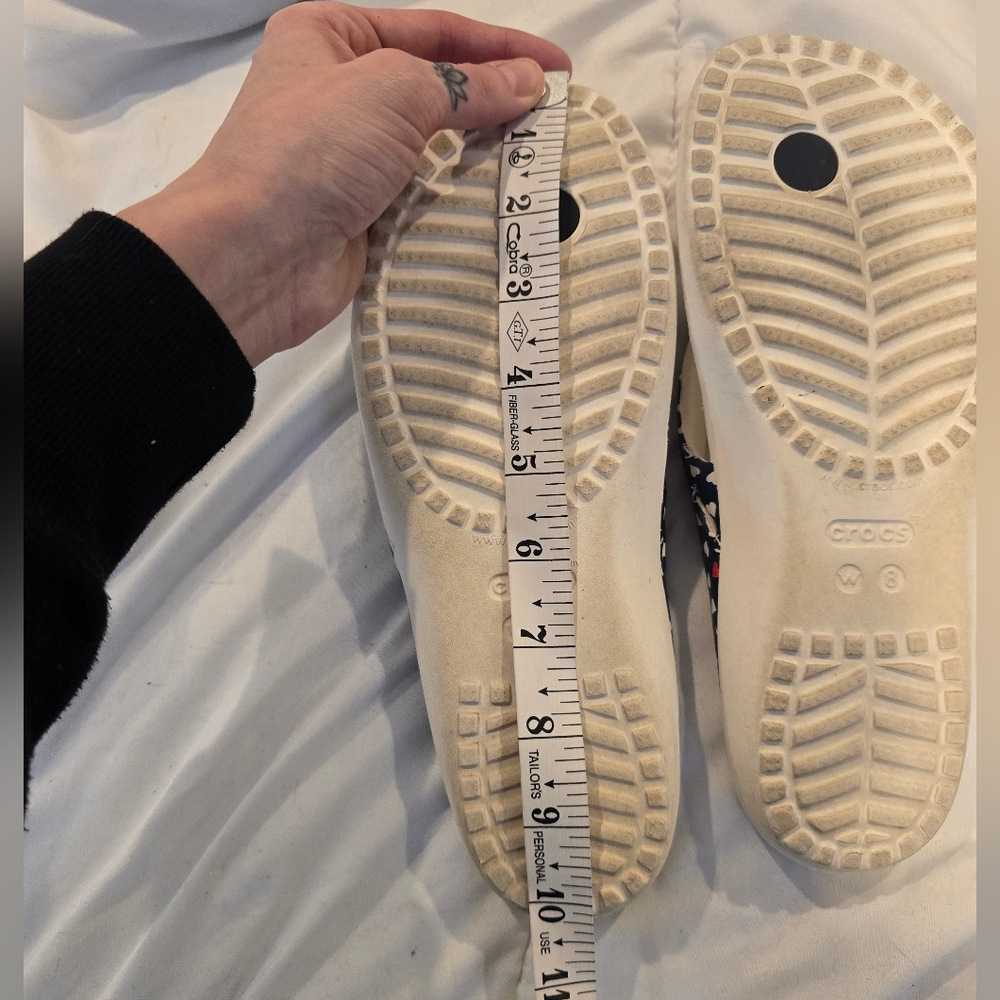 Crocs Womens Kadee II Flip Flops White Anchor Print Size 8 - Picture 9 of 10